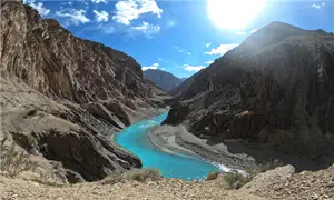 Zalung Karpo La Trek