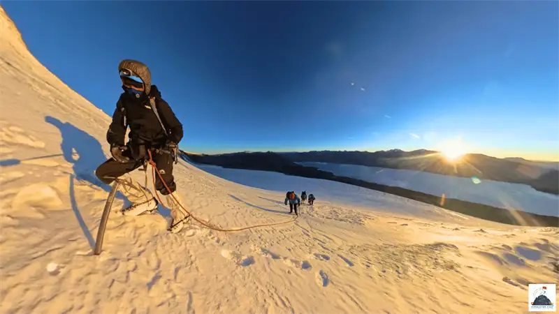 Mentok Kangri Summit With Rumtse Tsomoriri Trek highlights