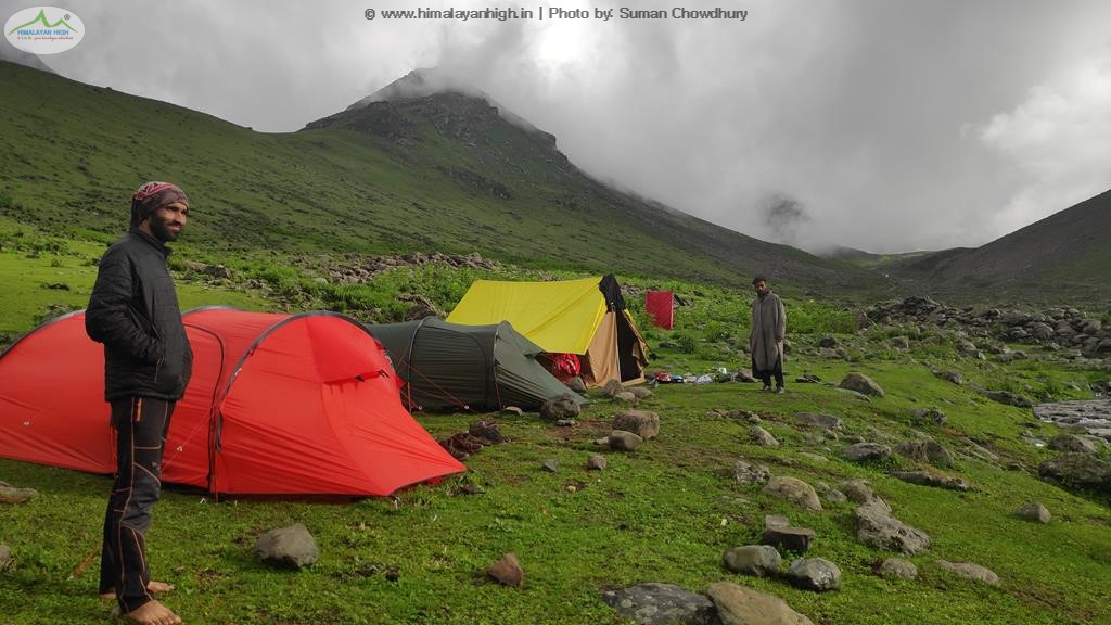 himalayan high camp in shekwas tarsar trek